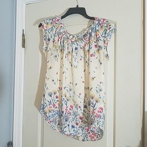 LC Lauren Conrad ss floral pleated top
